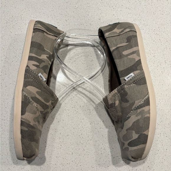 Toms | Camouflage Canvas Loafers - Picture 3 of 7